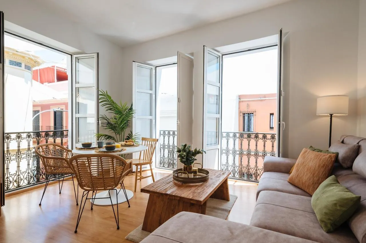 公寓 Hostly Rivero 2A Center Loft-Fibre-Communal Terrace-Parking Optional-Cless 塞维利亚 西班牙