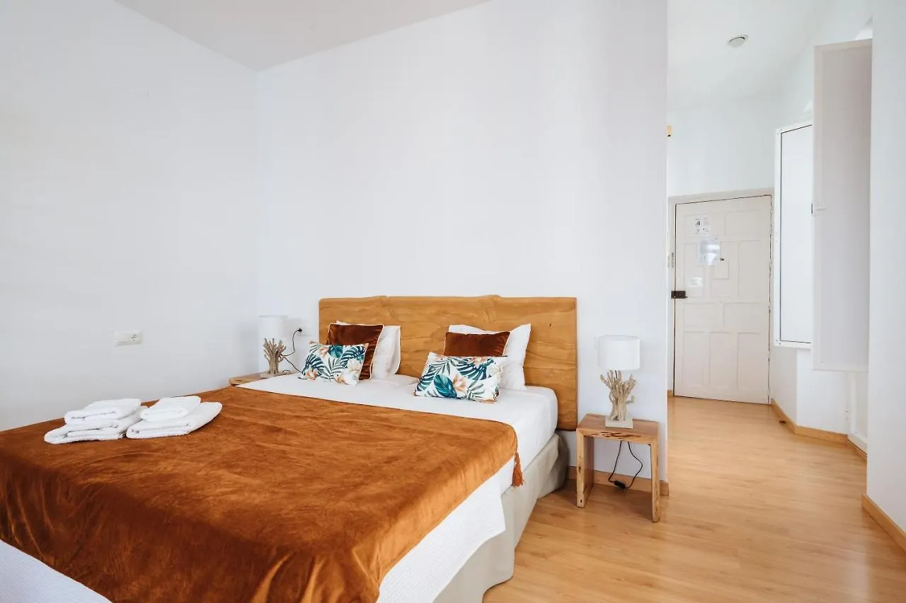 Hostly Rivero 2A Center Loft-Fibre-Communal Terrace-Parking Optional-Cless Seville Apartment