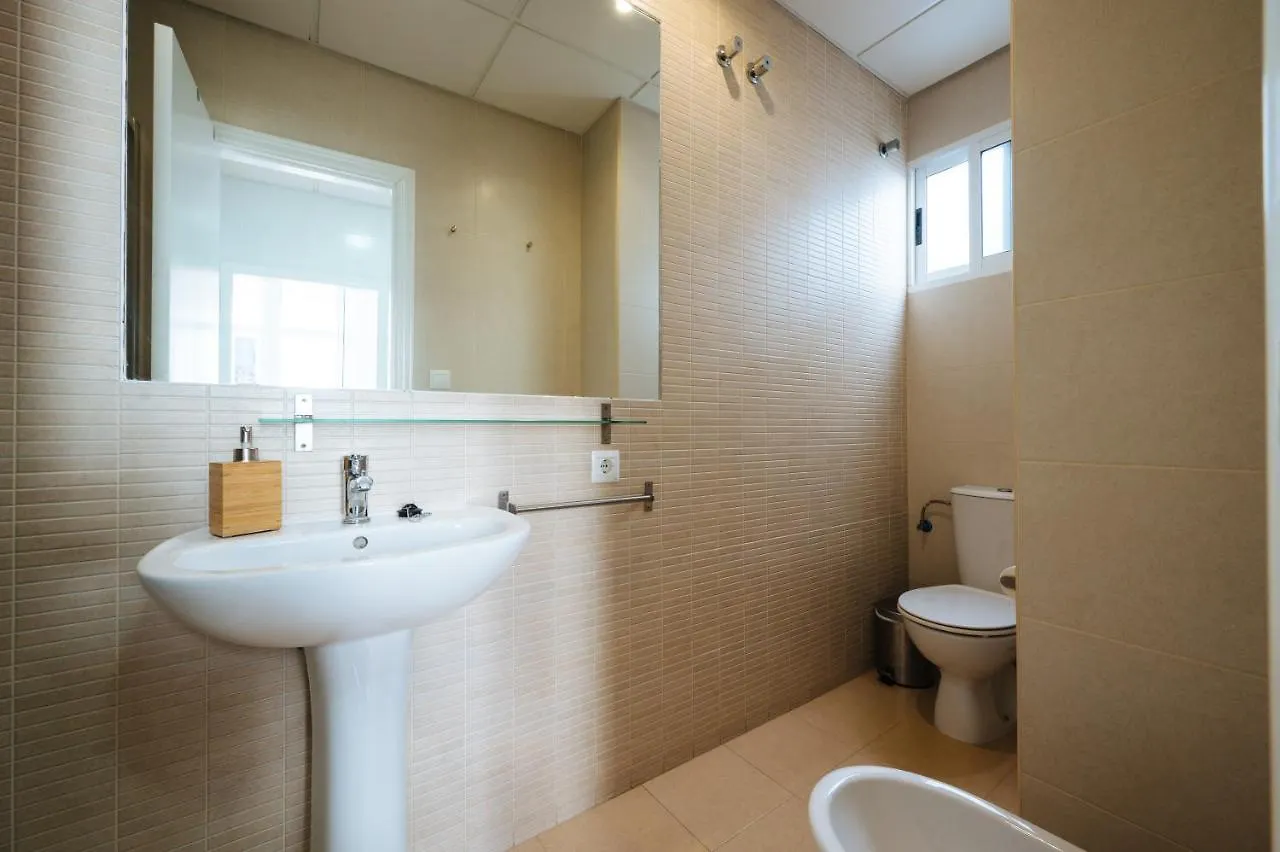 Hostly Rivero 2A Center Loft-Fibre-Communal Terrace-Parking Optional-Cless Sevilha 0*,  Espanha